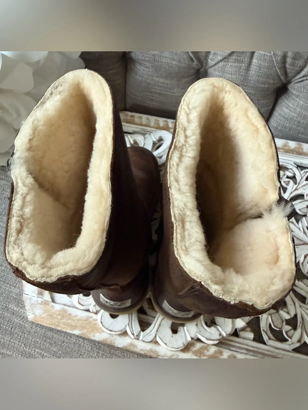 UGG Kids Chestnut Brown Leather Shearling-Trim Buckle Boots women’s 9